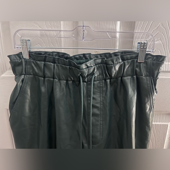 NWOT Abercrombie and Fitch Faux Leather Joggers_ Size Large Green - Picture 4 of 6
